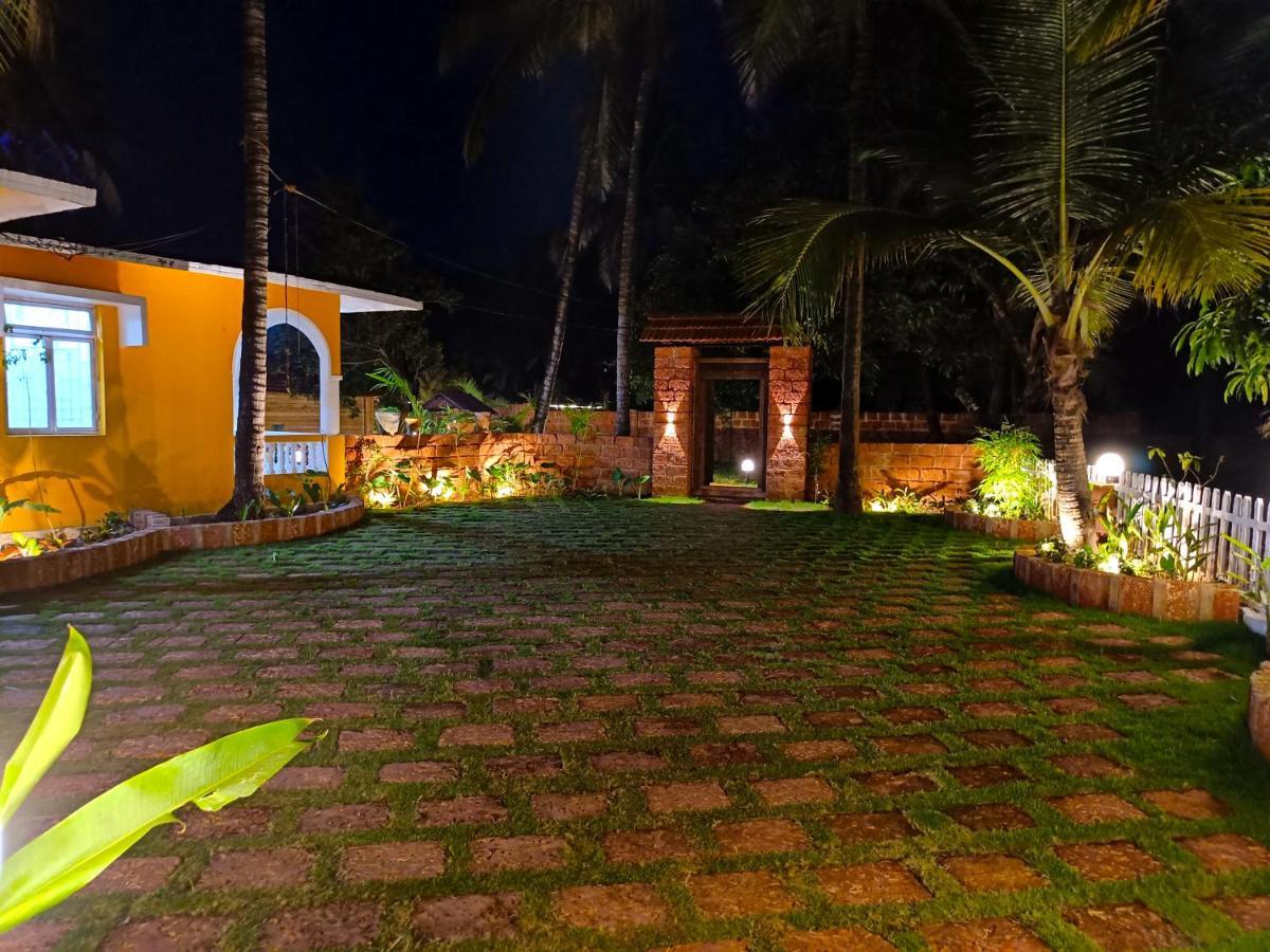 Coco Teros Resort Mandrem Luaran gambar