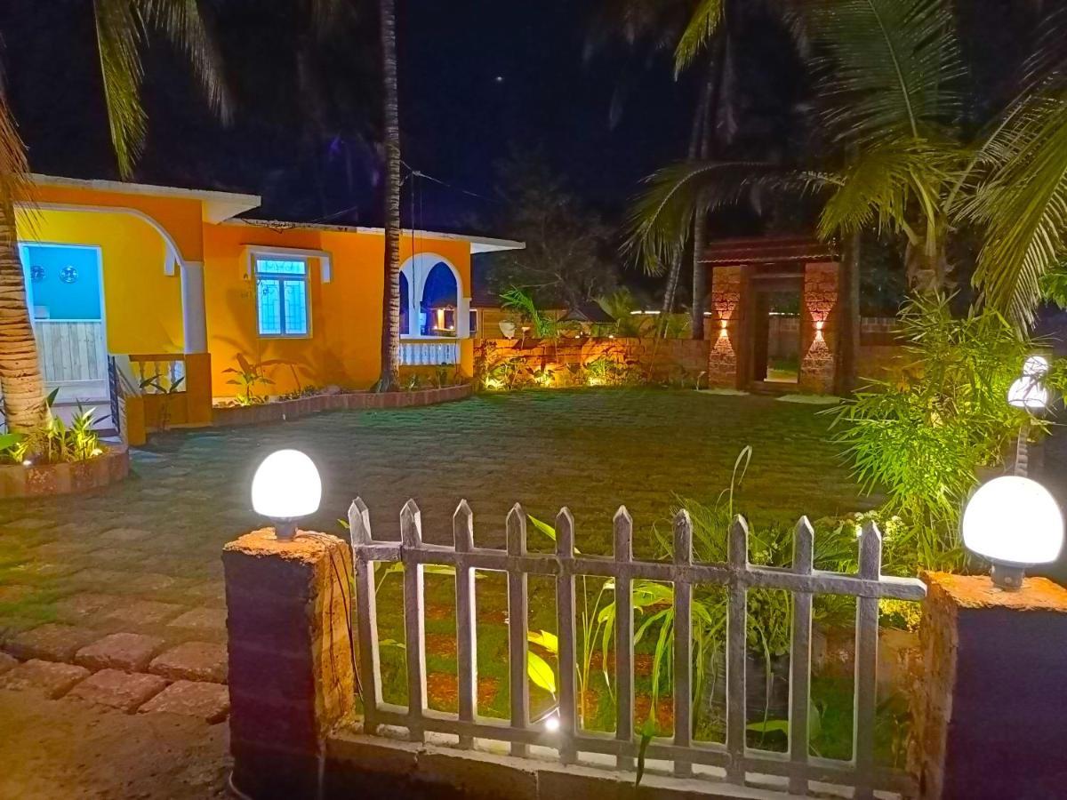 Coco Teros Resort Mandrem Luaran gambar