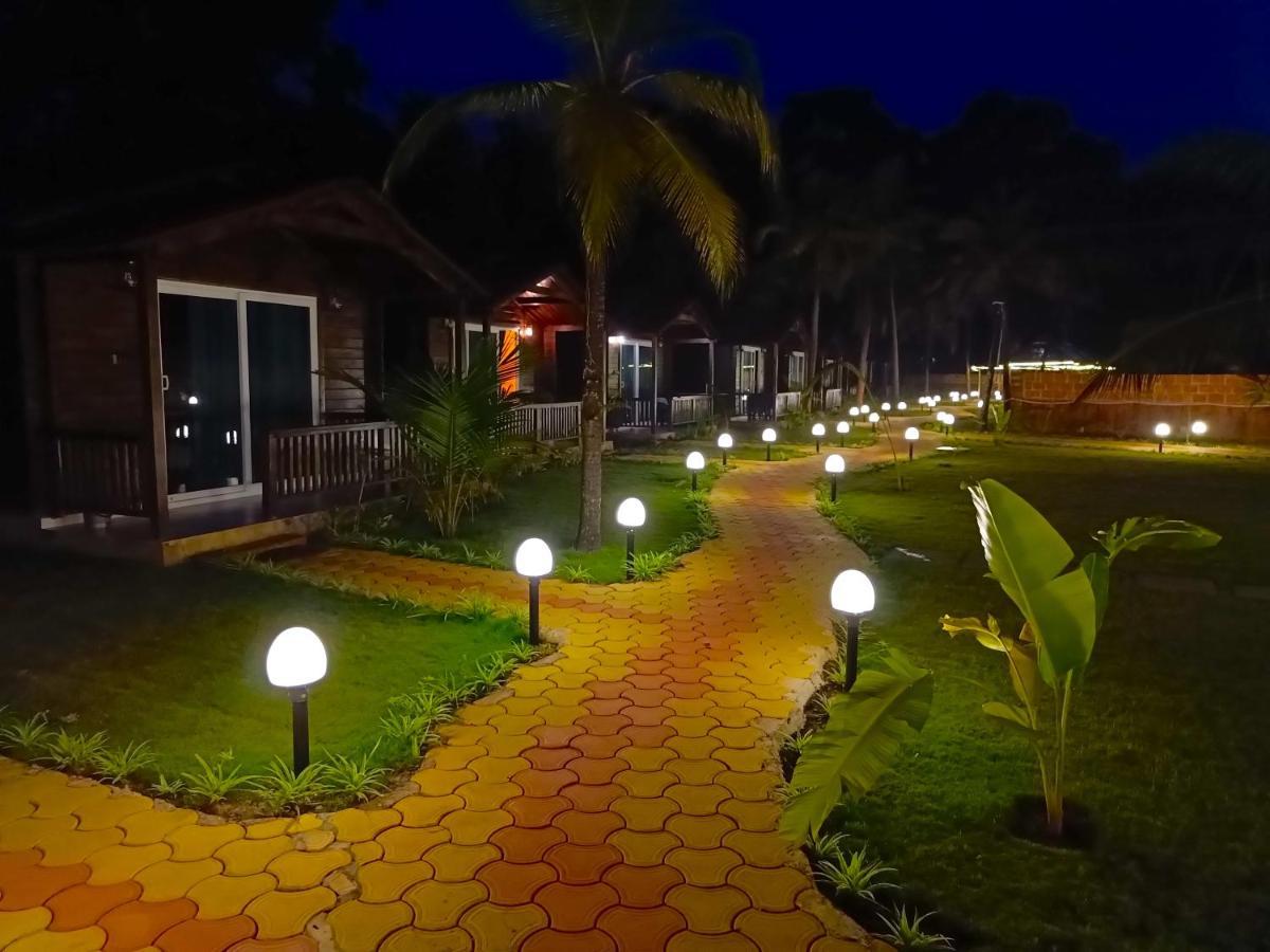 Coco Teros Resort Mandrem Luaran gambar