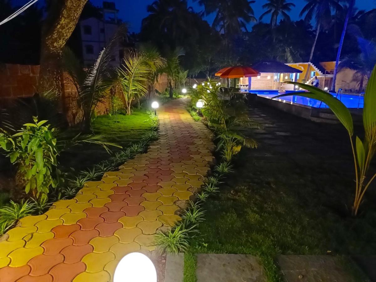 Coco Teros Resort Mandrem Luaran gambar
