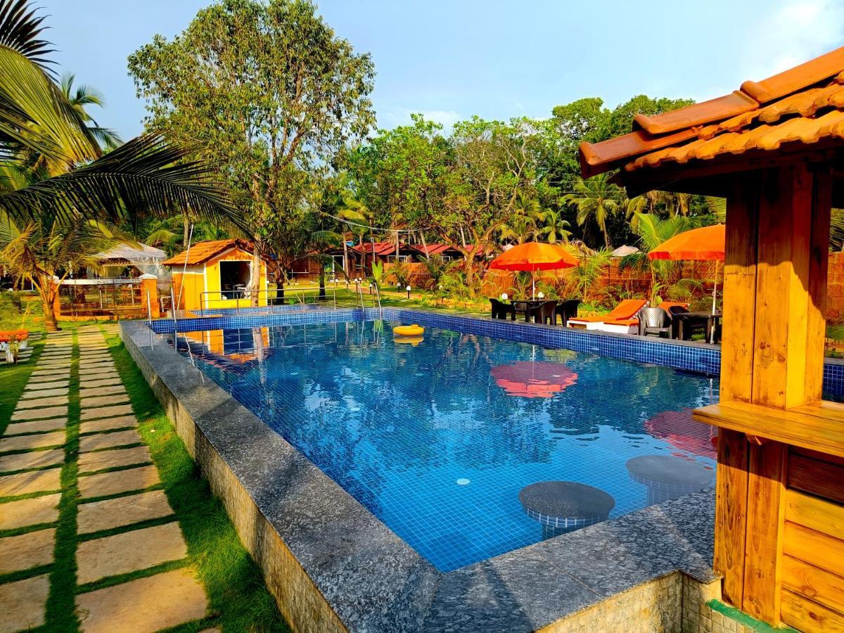 Coco Teros Resort Mandrem Luaran gambar