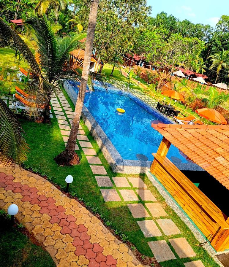 Coco Teros Resort Mandrem Luaran gambar