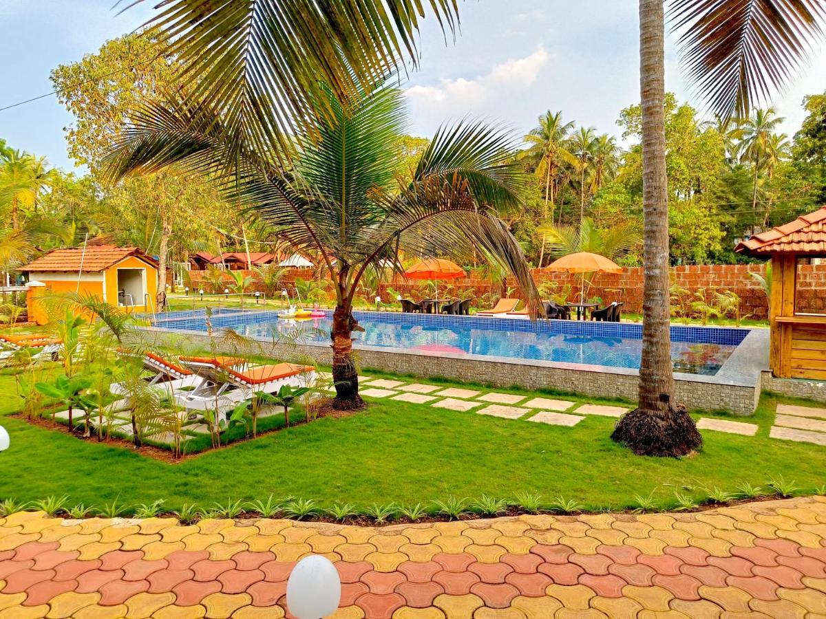 Coco Teros Resort Mandrem Luaran gambar
