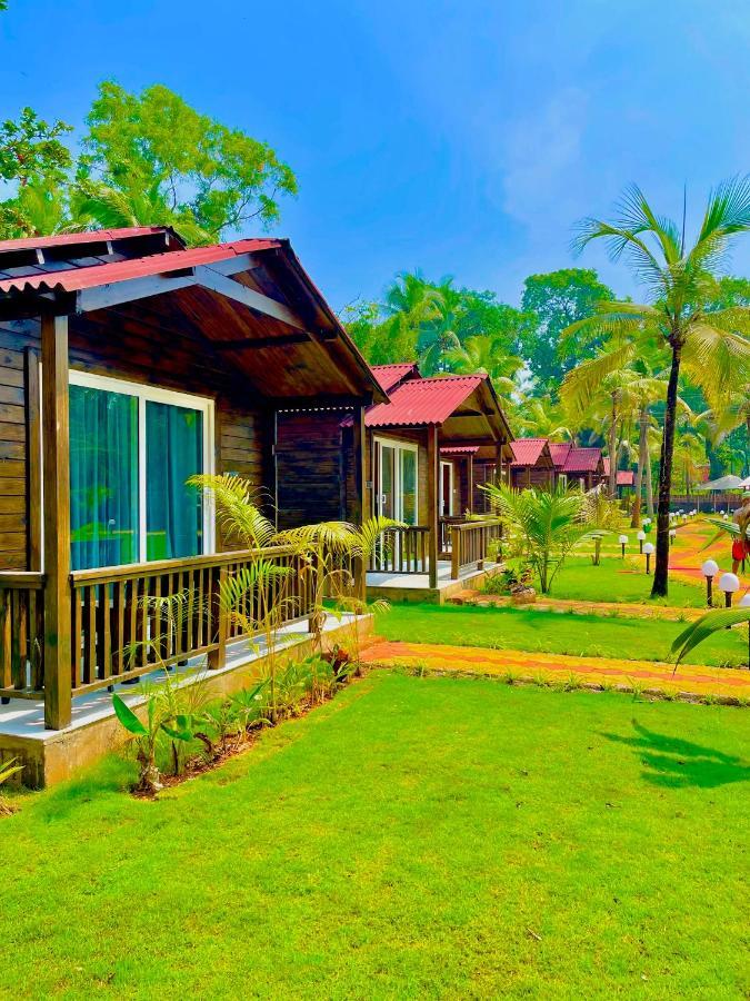 Coco Teros Resort Mandrem Luaran gambar