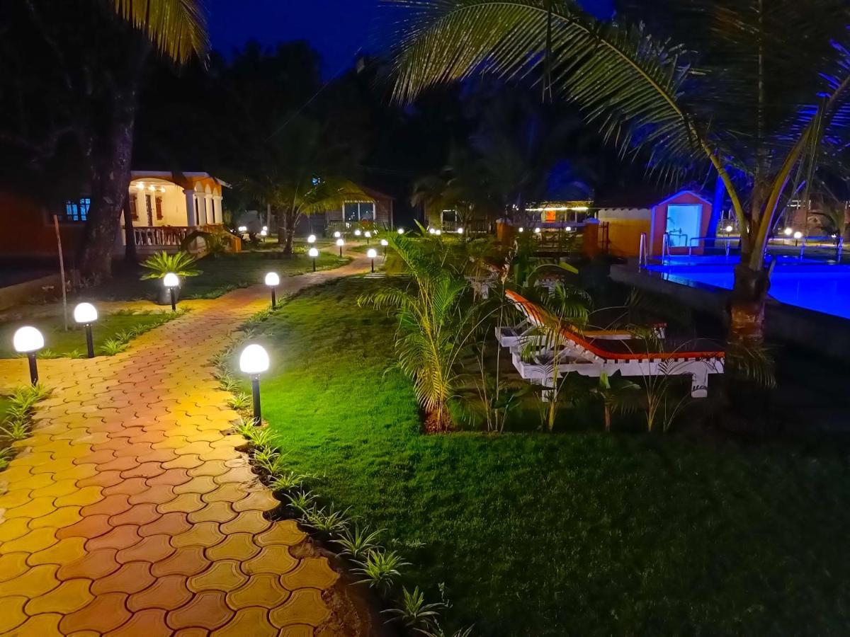 Coco Teros Resort Mandrem Luaran gambar