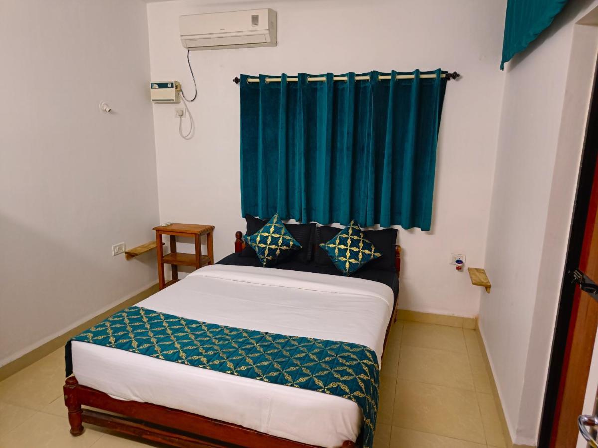 Coco Teros Resort Mandrem Luaran gambar