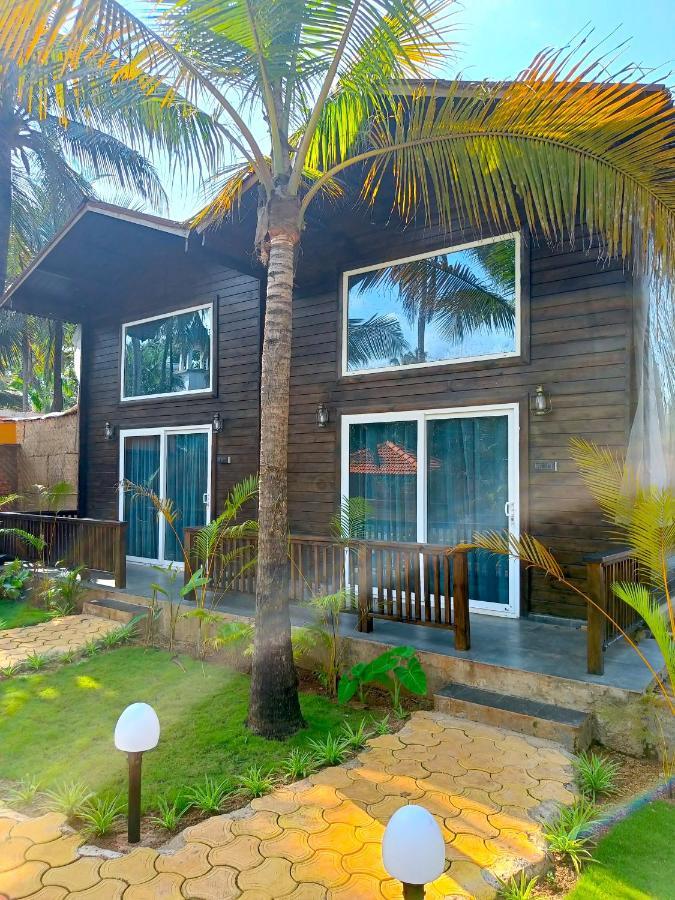 Coco Teros Resort Mandrem Luaran gambar