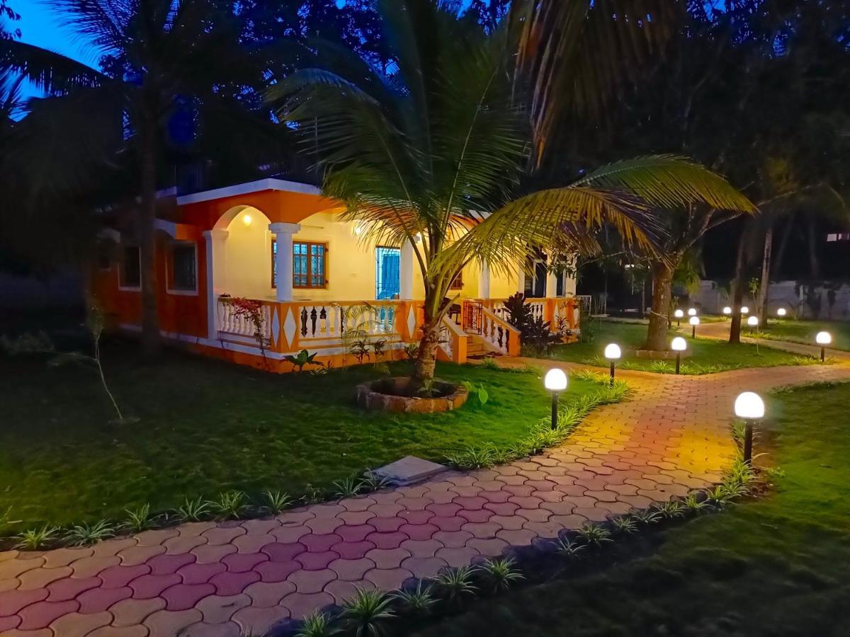 Coco Teros Resort Mandrem Luaran gambar