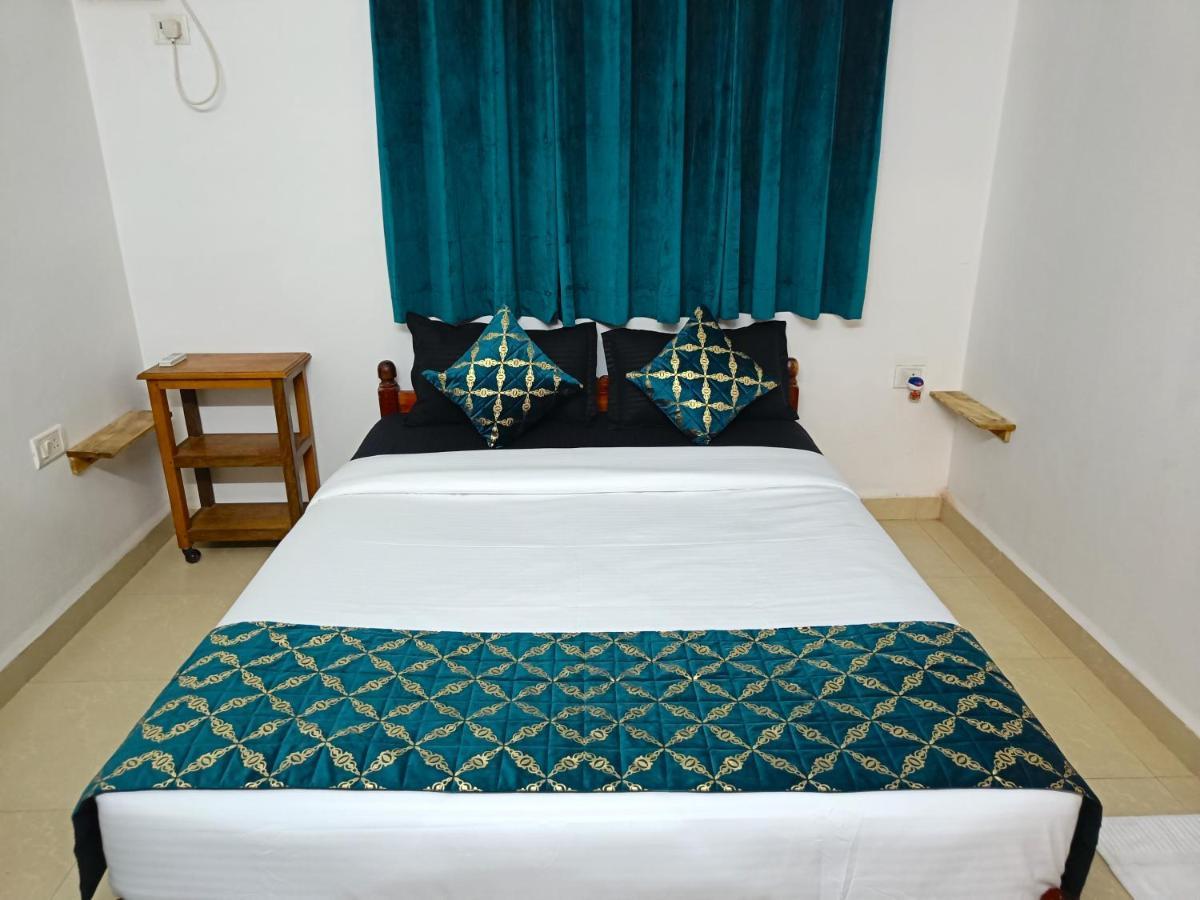 Coco Teros Resort Mandrem Luaran gambar